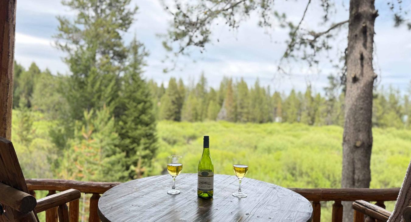 40 MI to YNP | Creek Views | Hidden Creek Cabin
