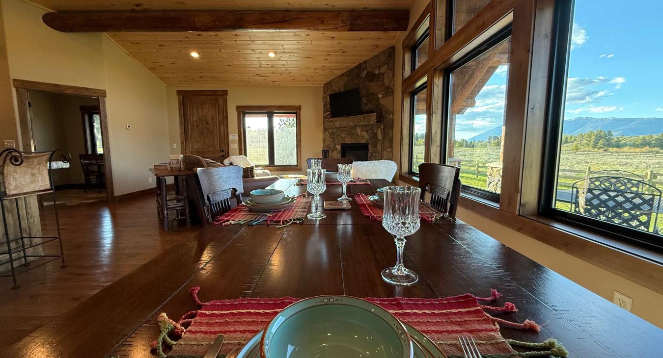 Cozy Cabin | 20 MI to YNP | Walk to Henry’s Lake