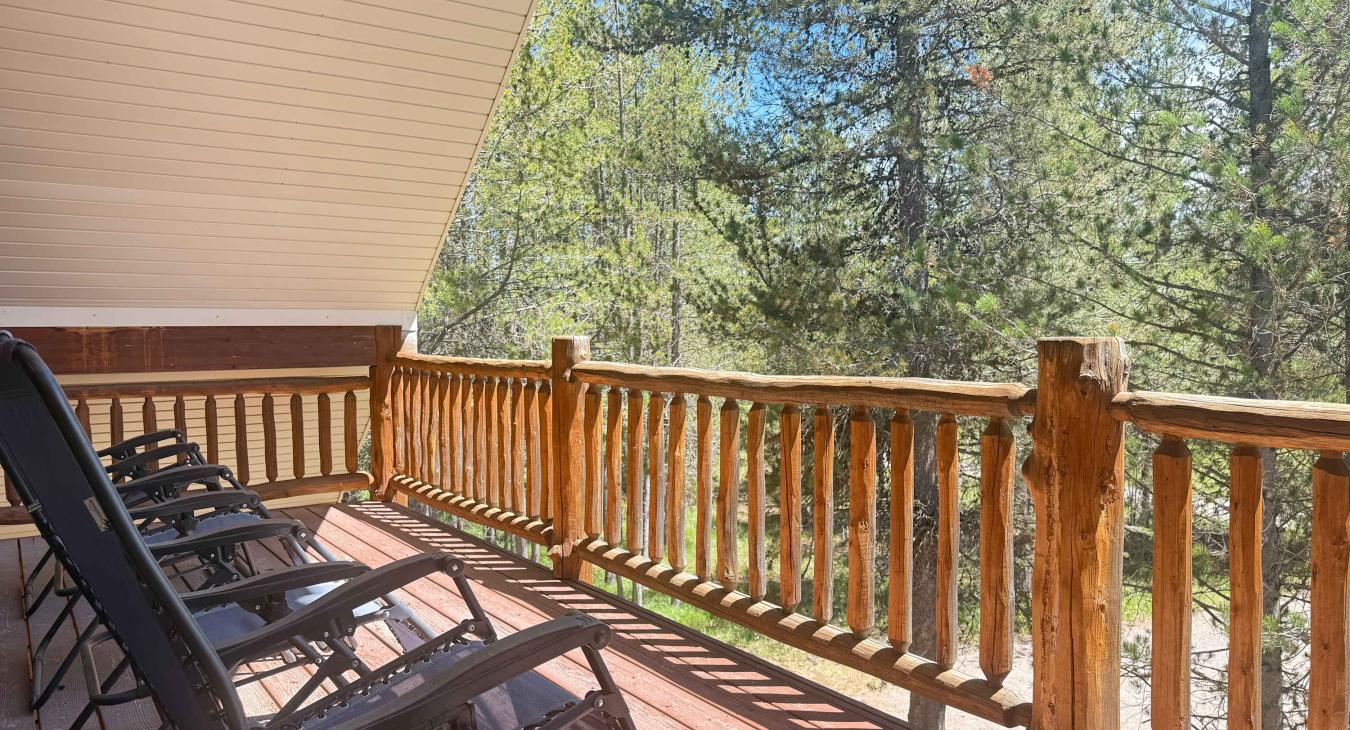 Upper balcony off the loft.