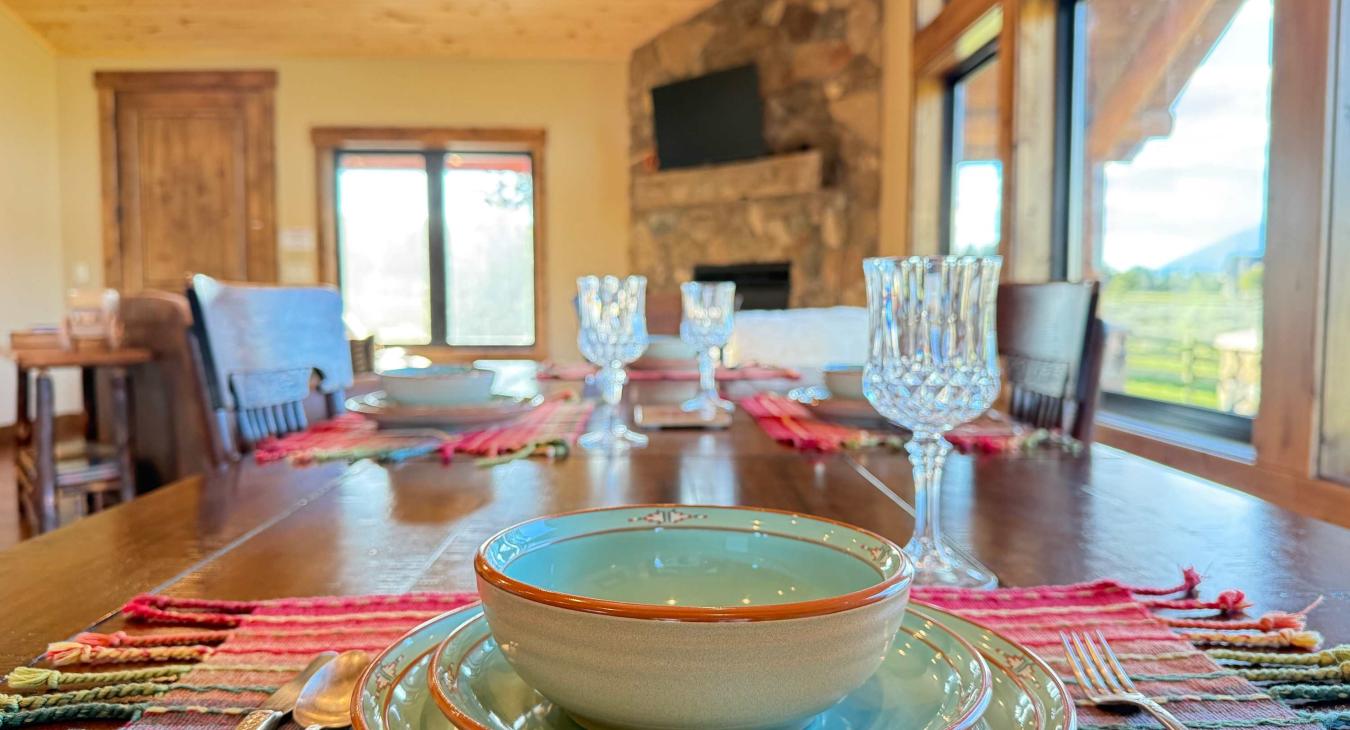 Cozy Cabin | 20 MI to YNP | Walk to Henry’s Lake