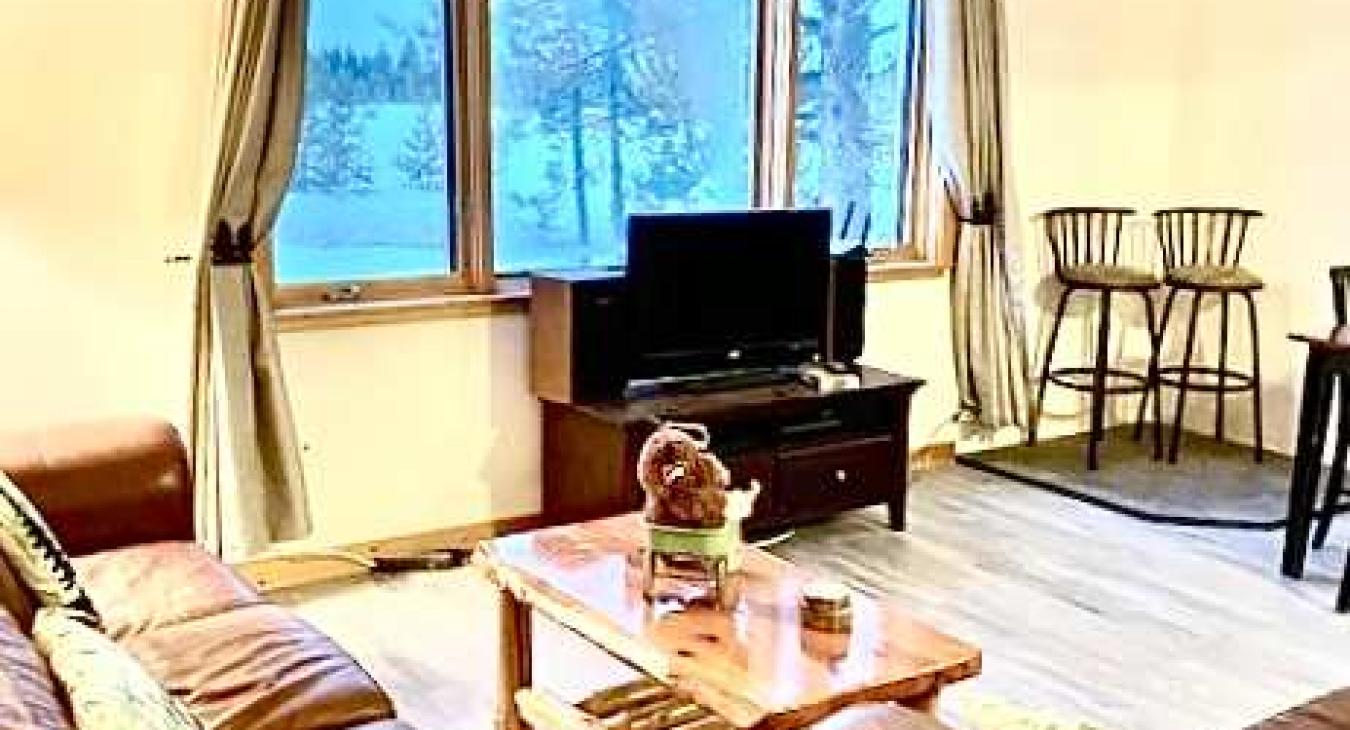 Relax in the living room and watch a movie on the smart TV