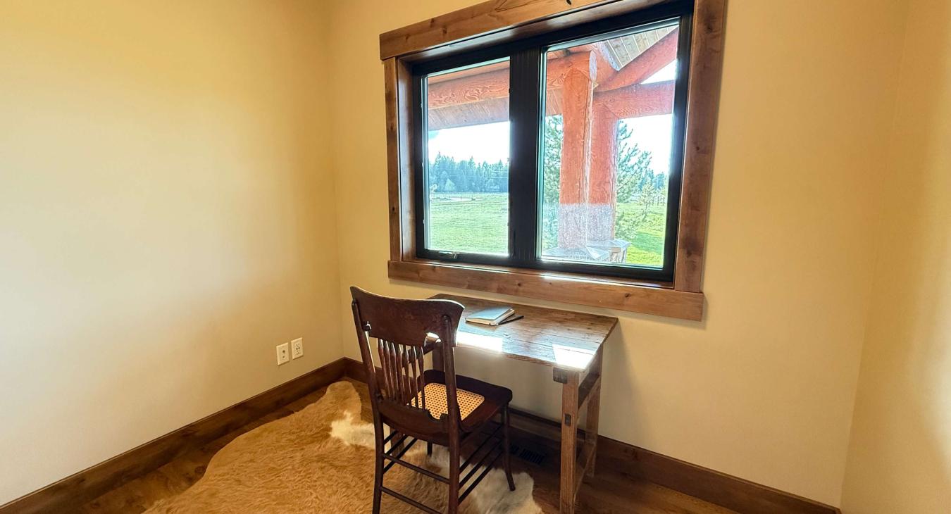 Cozy Cabin | 20 MI to YNP | Walk to Henry’s Lake