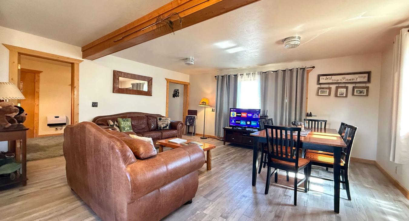 Relax in the living room and watch a movie on the smart TV
