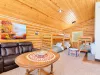 3 sets of twin bunk beds are also located here. Perfect for up to 6 people.