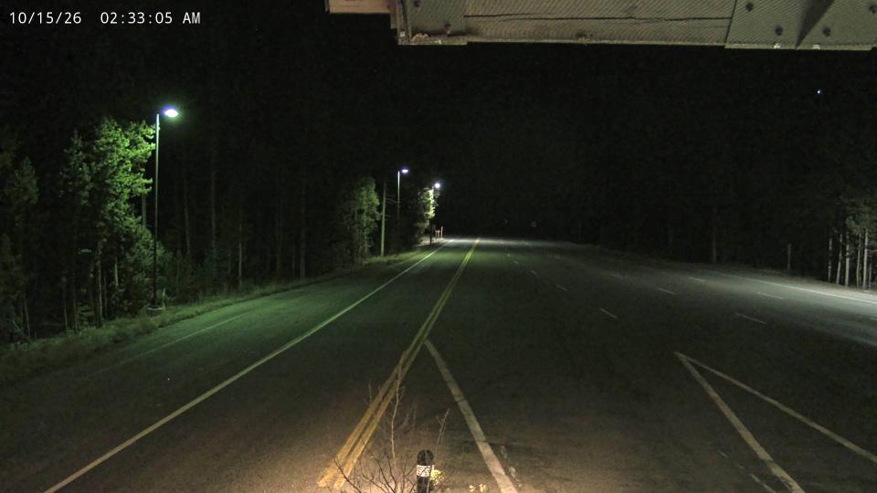 Webcam: West Entrance - Into the Park